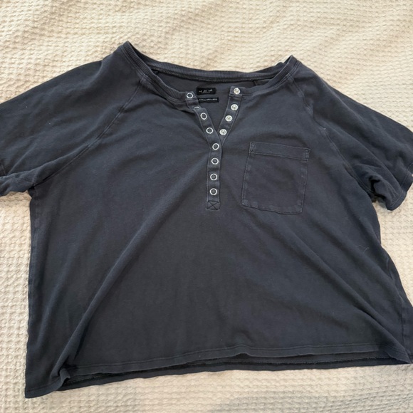 Urban Outfitters Tops - Urban Outfitters Black Short Sleeve Tee